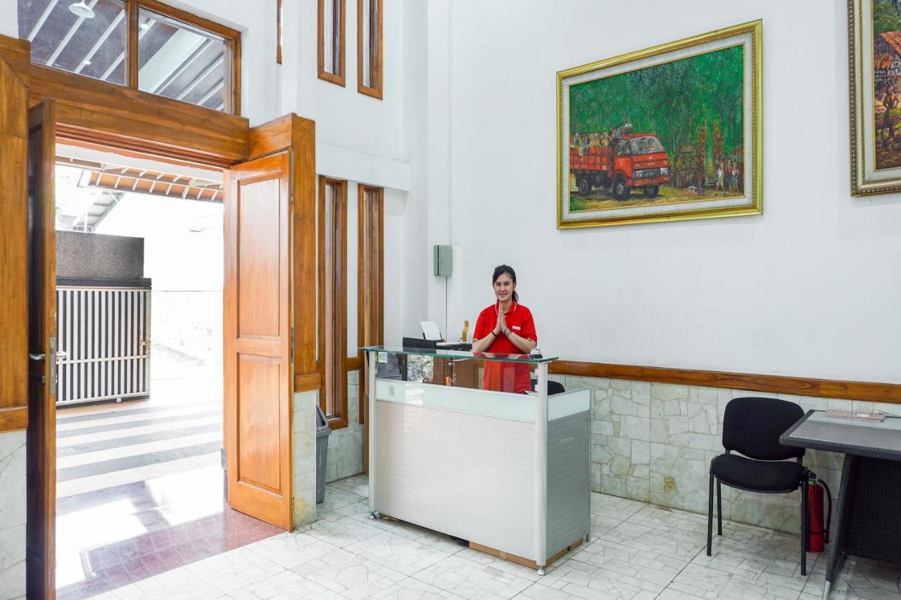 Oyo 1209 Tirtasari Nice Guesthouse Bandung Luaran gambar