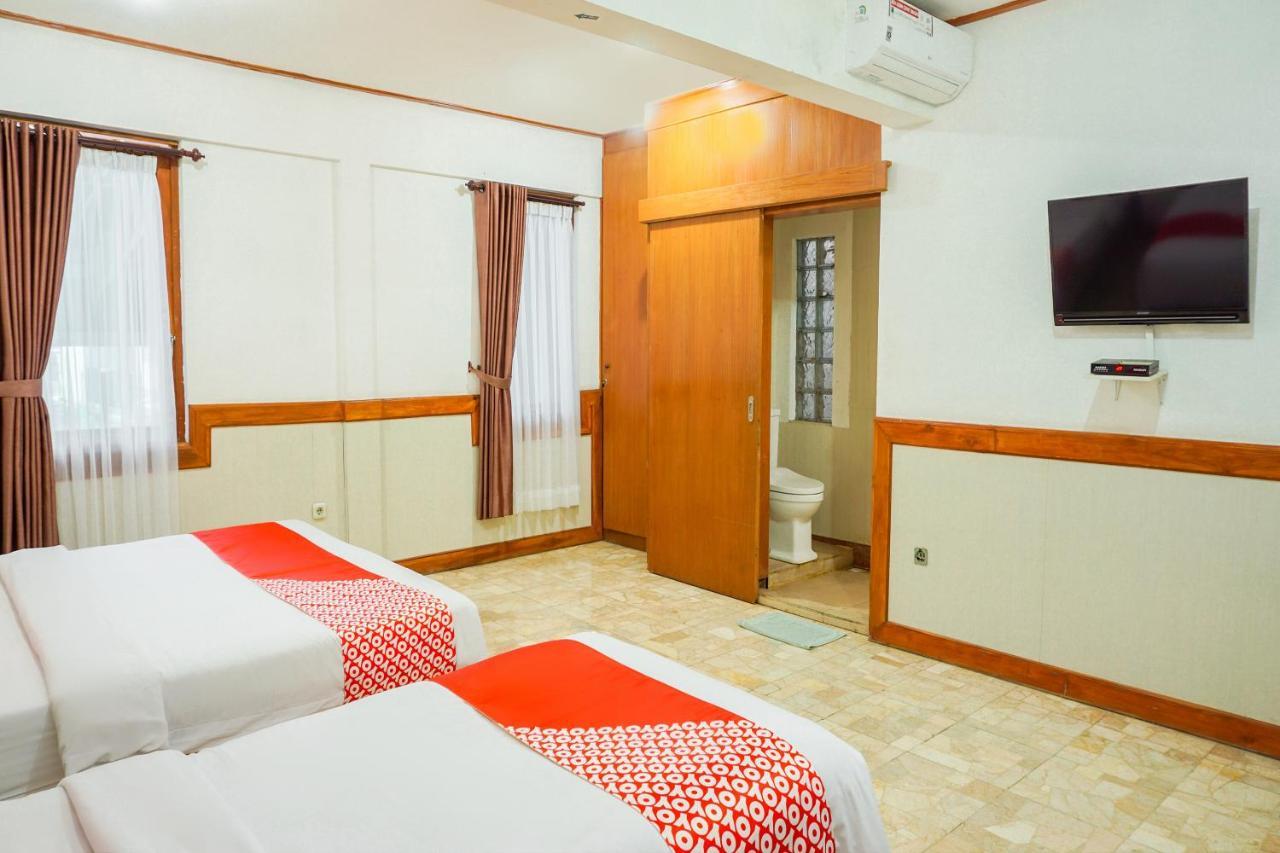 Oyo 1209 Tirtasari Nice Guesthouse Bandung Luaran gambar