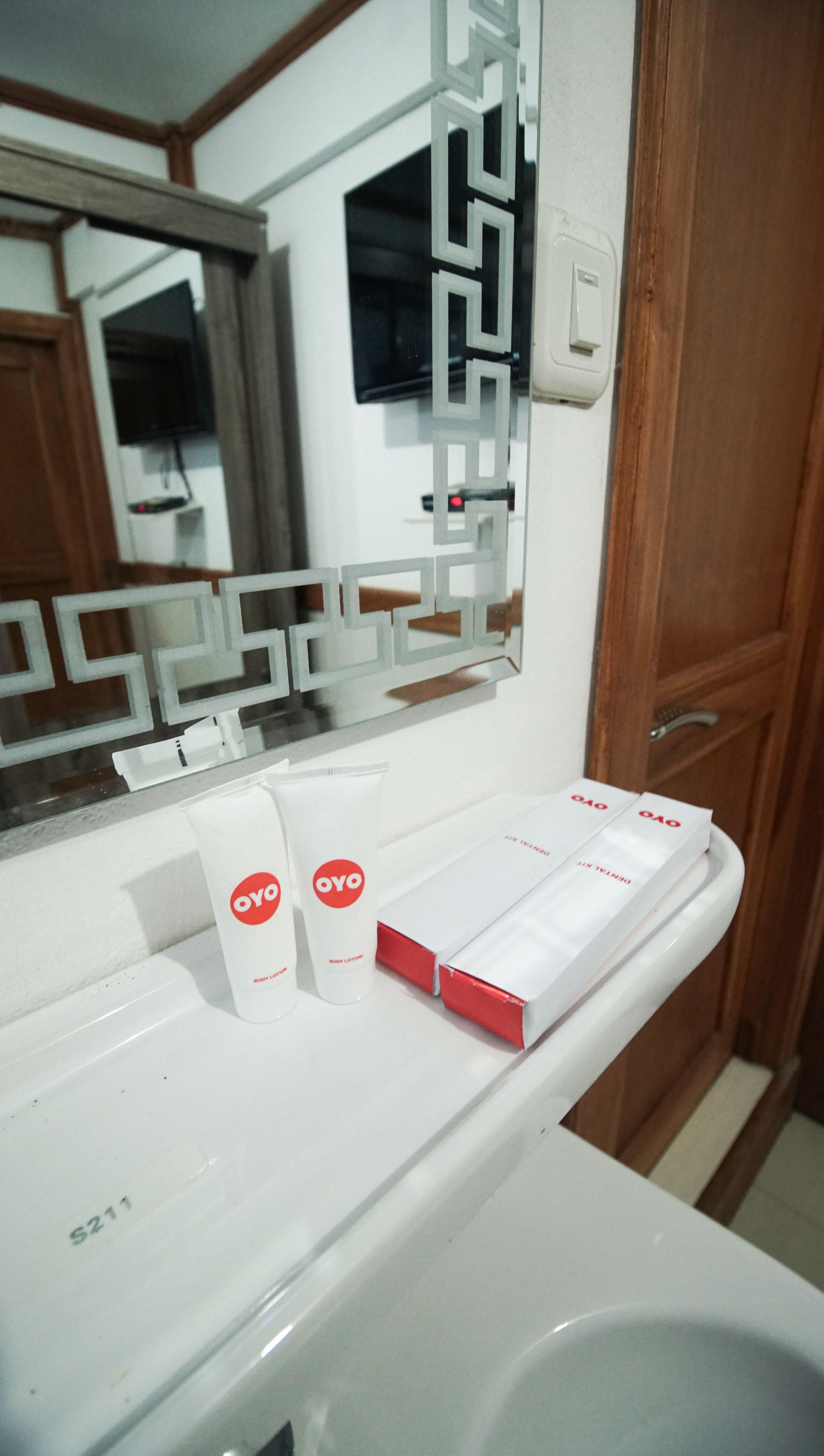 Oyo 1209 Tirtasari Nice Guesthouse Bandung Luaran gambar