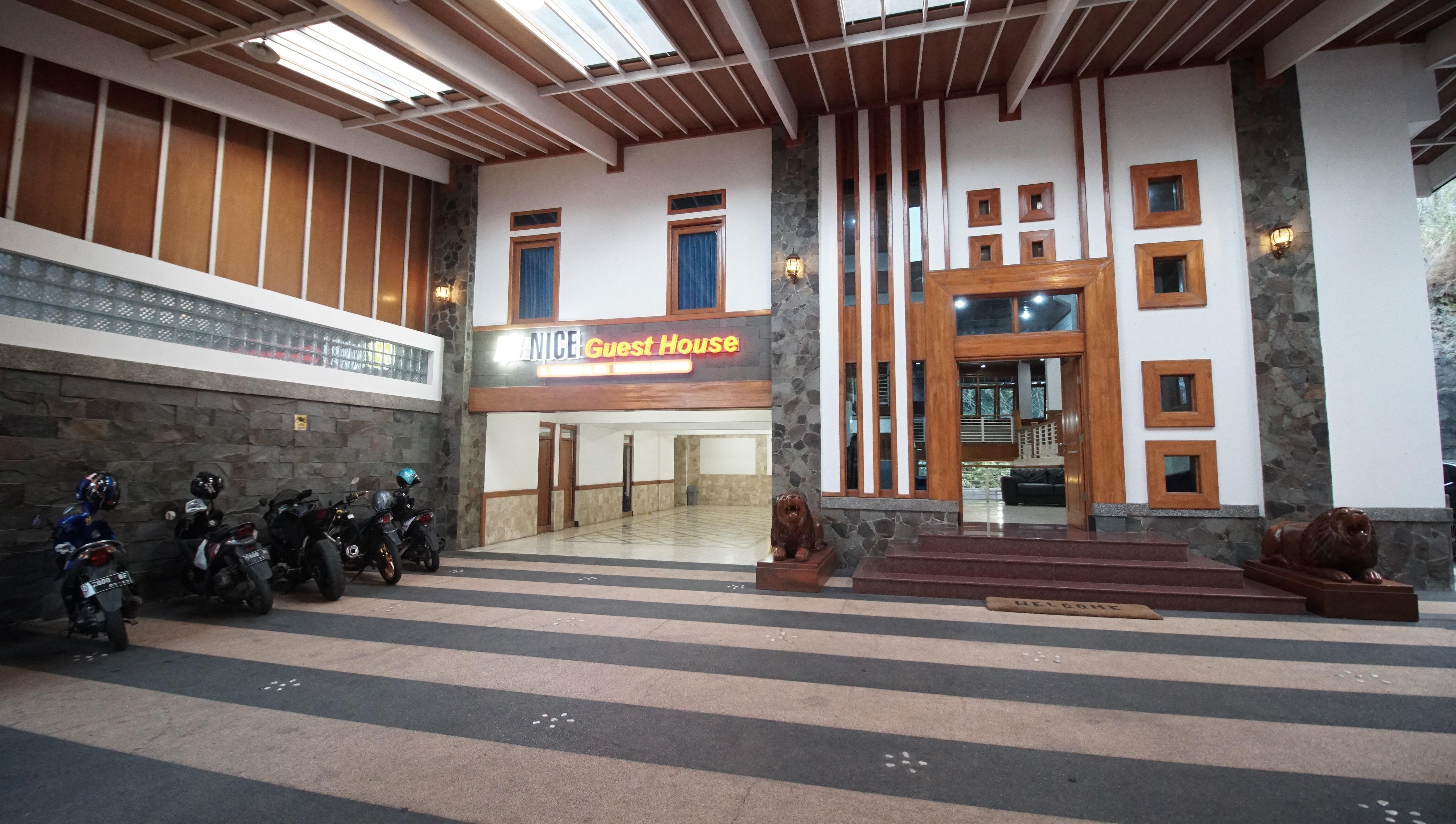 Oyo 1209 Tirtasari Nice Guesthouse Bandung Luaran gambar